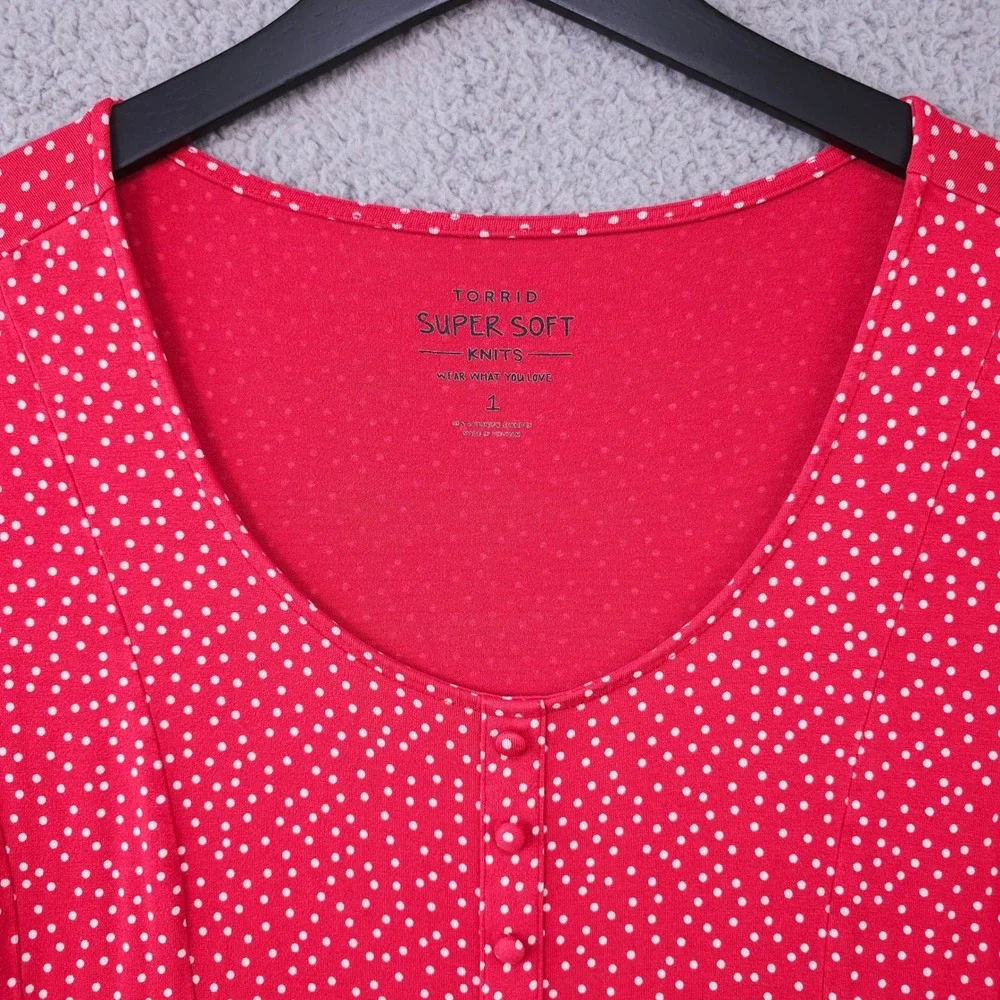 Torrid Shirt Women 1 1X Red Polka Dot Super Soft Knit Faux Button Scoop Neck Top